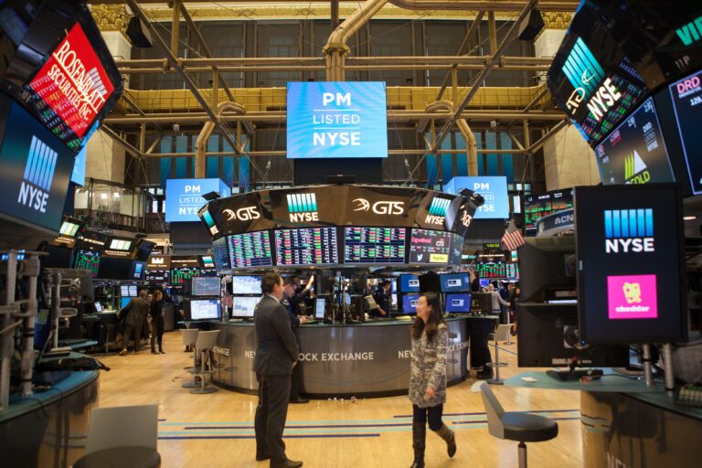 Totle Capital soumet une demande d'ETF de levier pour TRUMP, MELANIA, etc. à la SEC