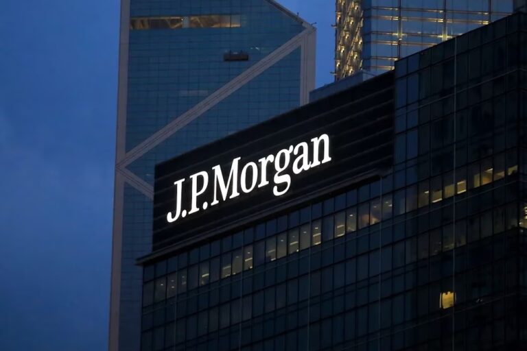 La part de marché du hashrate des sociétés minières de Bitcoin listées en Amérique a atteint 29% du total mondial en février : JP Morgan