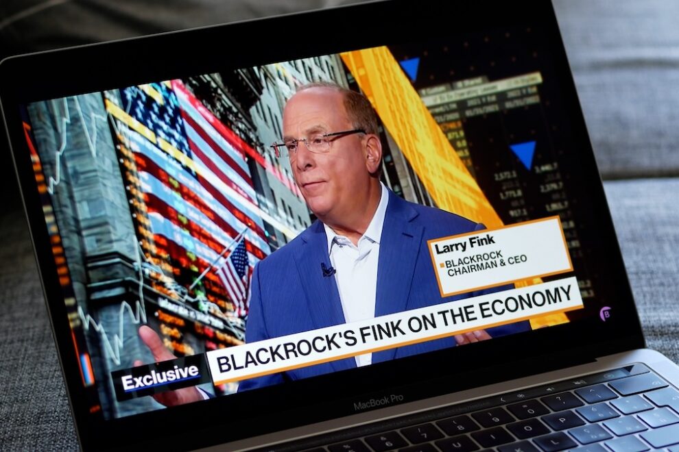ビットコイン、ドルの基軸通貨としての地位を脅かす可能性： ブラックロックCEO